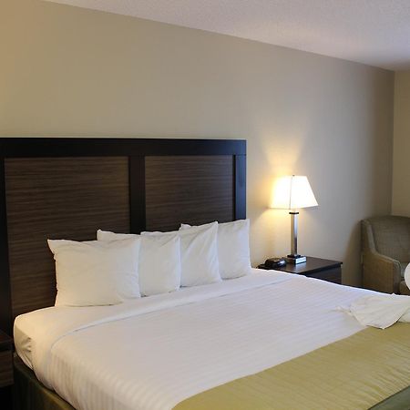 Baymont By Wyndham Fort Myers Airport Exterior foto