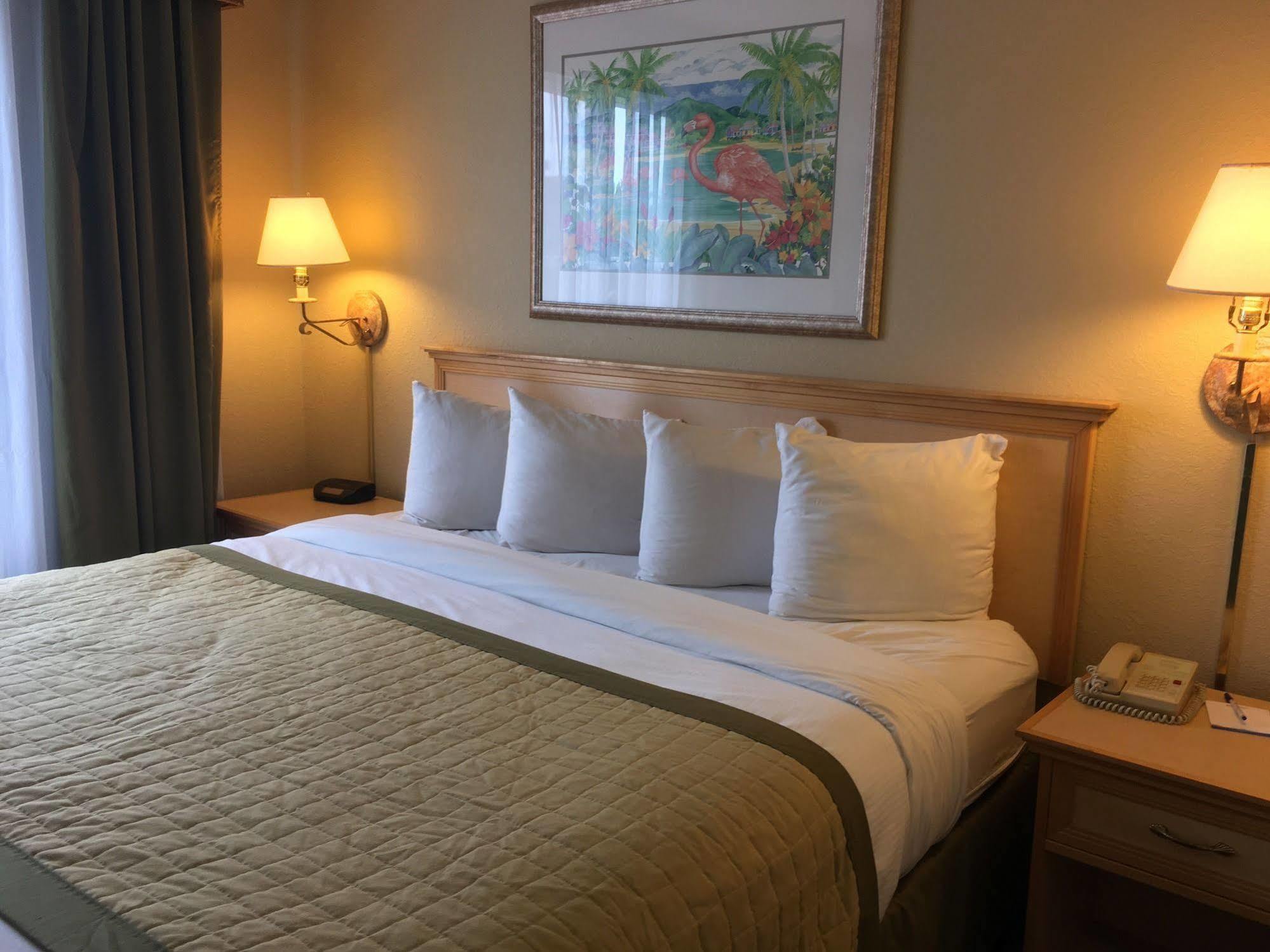 Baymont By Wyndham Fort Myers Airport Exterior foto