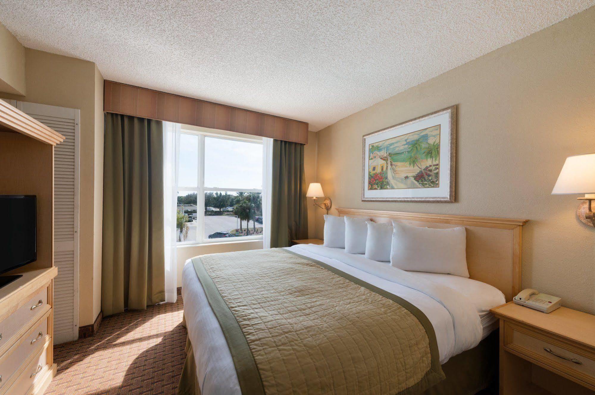 Baymont By Wyndham Fort Myers Airport Exterior foto